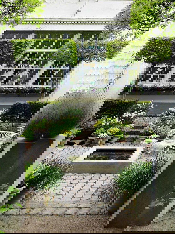 the-sunken-garden-close-up